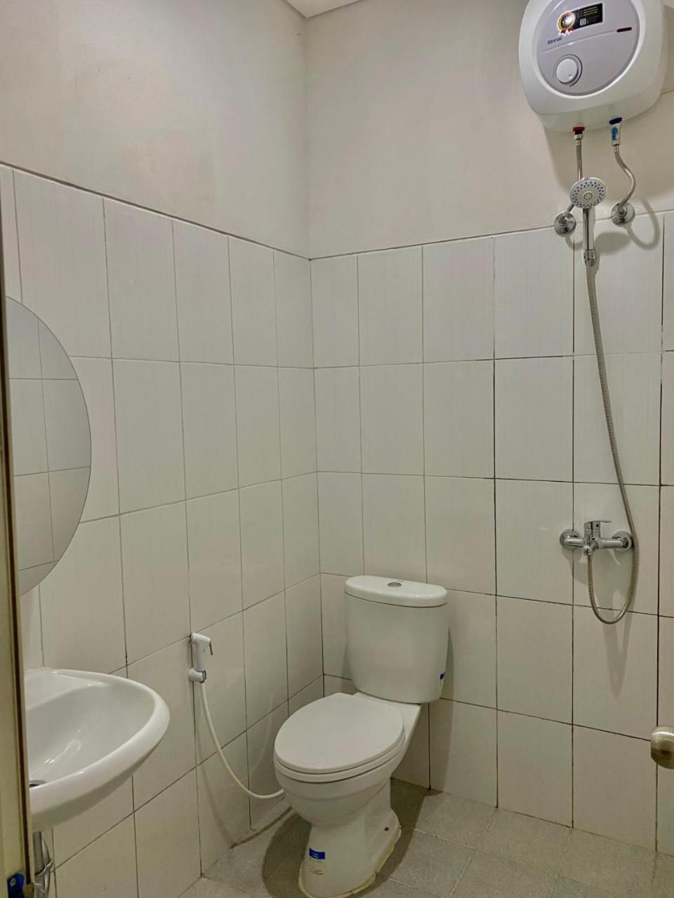 Villa Ku Villa Mu Semarang Exteriör bild