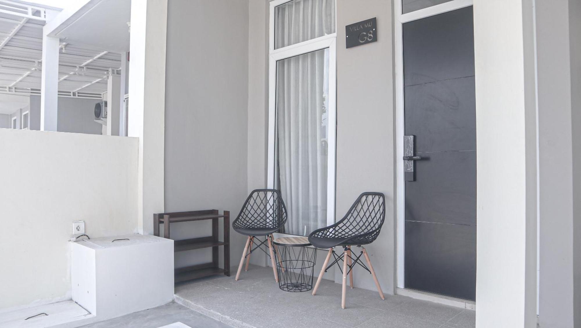 Villa Ku Villa Mu Semarang Exteriör bild