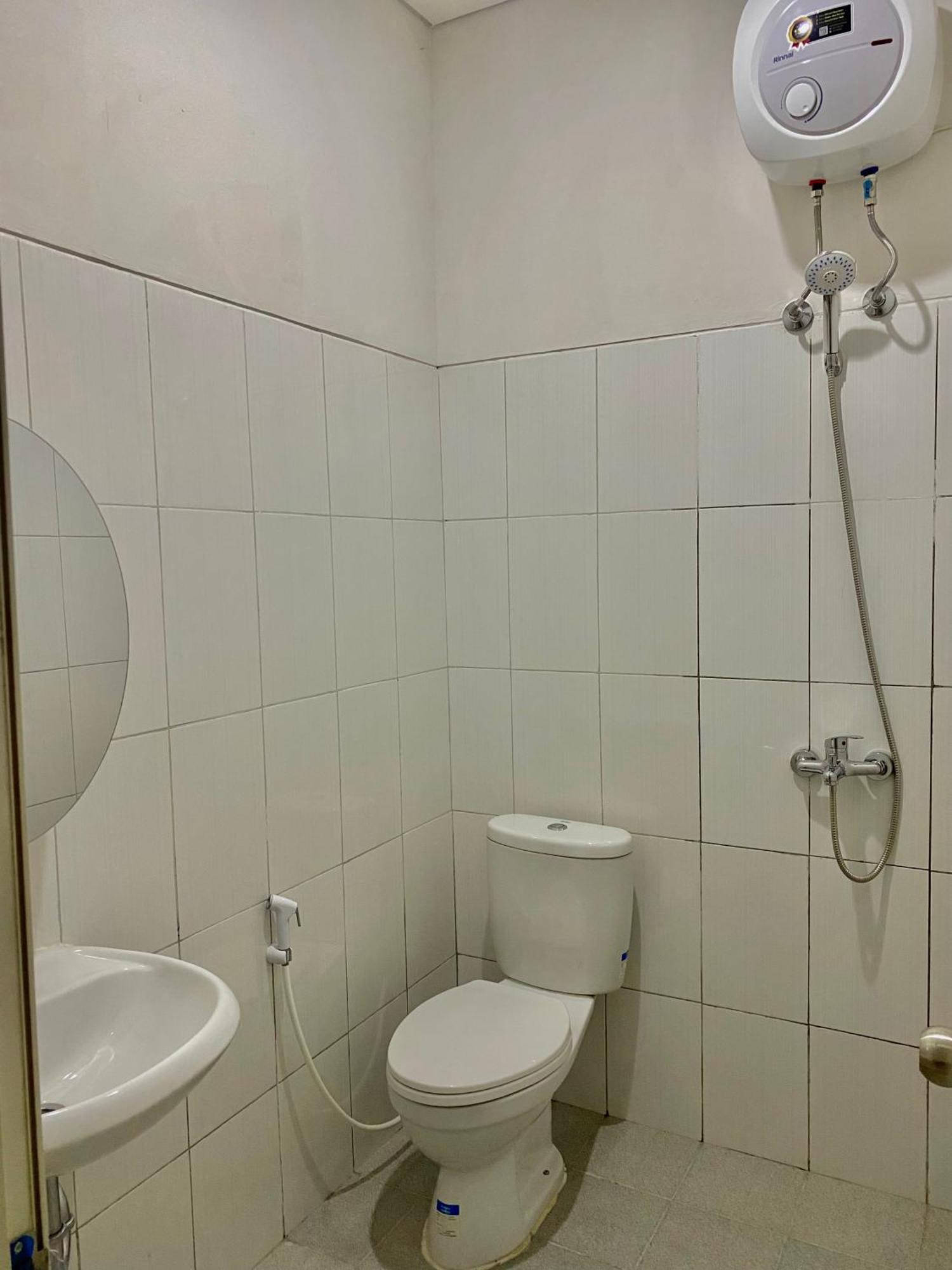 Villa Ku Villa Mu Semarang Exteriör bild